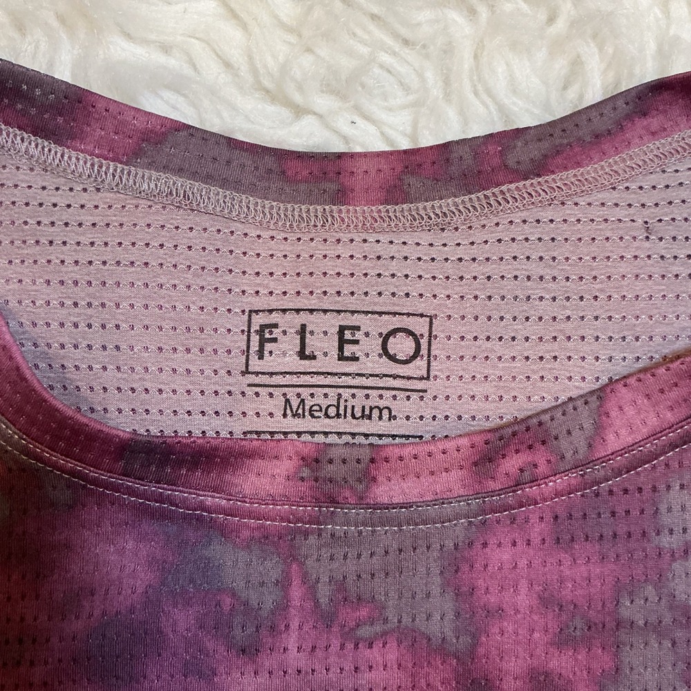 FLEO Crop Tank Top Womens Medium Plum Tie Dye Excellent Perforated Mesh Active - Picture 2 of 4